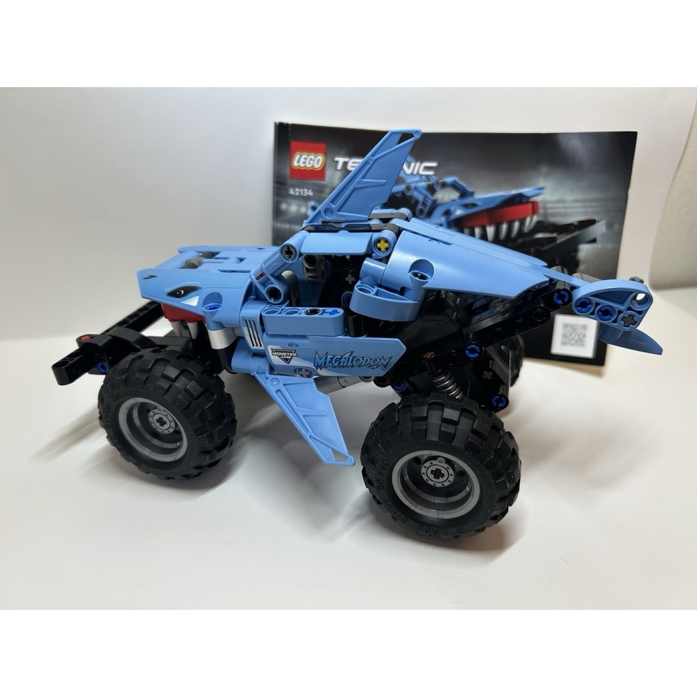 LEGO 42134 Technic Monster Jam Megalodon 2-in-1 Set 100% Complete *READ* - Picture 4 of 6